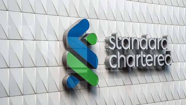 107325114-1698625752227-gettyimages-1615018934-HK_STANDARD_CHARTERED