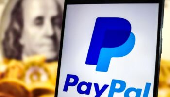 Illustration PayPal Launches US Dollar Stablecoins
