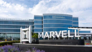 Marvell 科技園區大樓外觀與花卉景觀.
